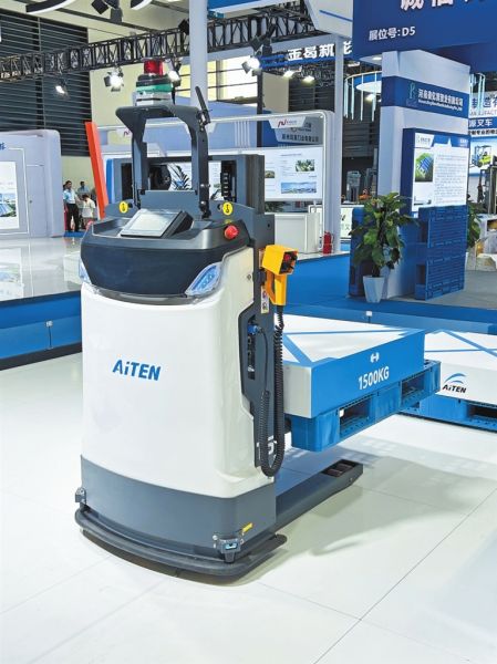 聚物流 連商貿(mào) 2024中國鄭州物流博覽會(huì)側(cè)記